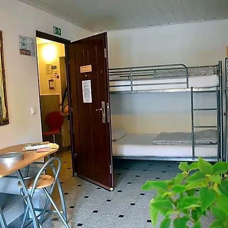 Hostel 24