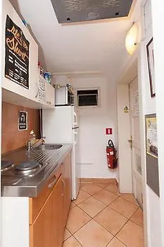 Hostel 24