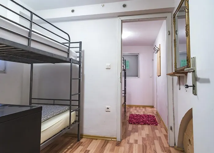 24 Vandrarhem Ljubljana